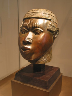 Африканские маски и статуэтки в Лувре