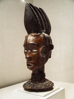 Африканское искусство в музее "Метрополитен" в Нью-Йорке
