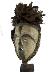 Африканская маска из дерева с перьями народности Vuvi (Габон)