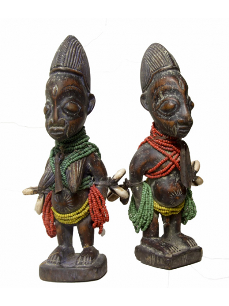 Пара близнецов кукол Yoruba Ibeji