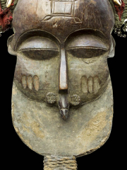 Оригинальная африканская маска Chokwe с ракушками и ручкой