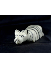 Фигурка лежащей кошки из натурального камня талькохлорит. Сделано в Кении