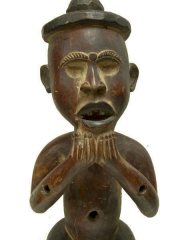 Фигура предка народности Bakongo с отверстиями для закладок