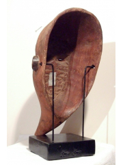 Африканская маска на подставке Mbagani [Конго]