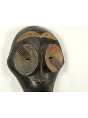 Африканская маска Ngbaka из коллекции VS