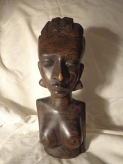 Статуэтка женщины из палисандра, привезена из Мали