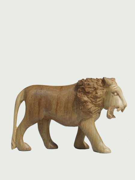 Африканская фигурка льва из дерева размером 10x16 см