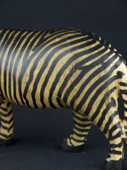 Деревянная фигурка африканской зебры