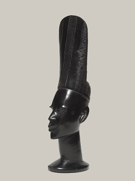 Статуэтка африканской девушки "Амаранта" из эбенового дерева. Высота 24 см
