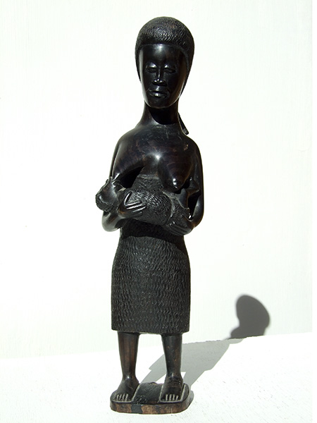 Африканская статуэтка из эбенового дерева "Мать и дитя". Высота 34 см.