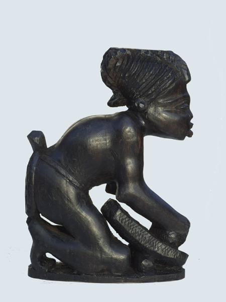 Купить африканскую статуэтку женщины из дерева