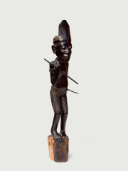 Купить статуэтку "Охотник" из эбенового дерева. Страна происхождения - Танзания. Высота 43 см