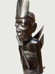 Купить статуэтку "Охотник" из эбенового дерева. Страна происхождения - Танзания. Высота 43 см
