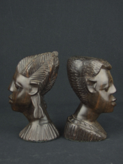 Купить пару статуэток бюстов из эбенового дерева мужчины и женщины со схожими чертами лица "Гармоничная пара" 