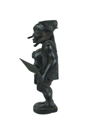 Выразительная африканская статуэтка "Охотник" из твердого дерева