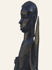 Статуэтка воина из эбенового дерева. Страна происхождения - Кения. Высота 38 см