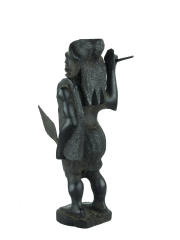 Выразительная африканская статуэтка "Охотник" из твердого дерева