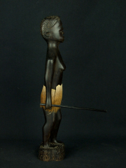 Купить деревянную статуэтку воина из Африки