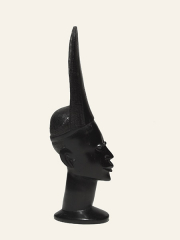 Статуэтка африканской девушки "Амаранта" из эбенового дерева. Высота 24 см