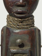 Ритуальная статуэтка-фетиш народности Yombe. Страна происхождения - Демократическая республика Конго. 