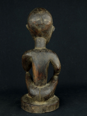 Фигура предка, созданная колдуном Nganga для защиты от колдовства, невезения или для других целей