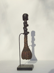 Музыкальный инструмент маракас (погремушка) народности Fang