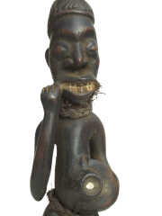 Фигура Нкиси с палочкой во рту
