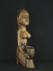 Статуэтка женщины - символ плодородия 