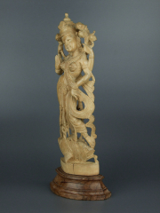 Статуэтка богини Лакшми из сандалового дерева