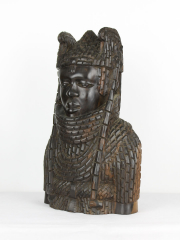 Статуэтка королевы матери Бенина из железного дерева