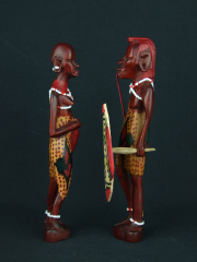 Пара фигурок африканцев - мужчины и женщины из дерева