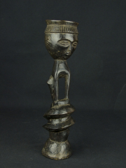 Кубок силы народности Hemba в виде статуэтки женщины со змеей