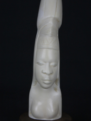 Африканская резная статуэтка из кости "Принцесса"