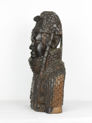Статуэтка королевы матери Бенина из железного дерева