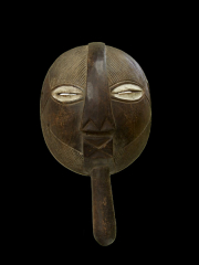 Ритуальная маска народности Luba (Конго) с традиционной резьбой