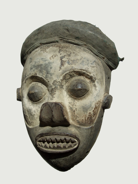 Ритуальная маска народности Yaka (Bayaka). Страна происхождения - Демократическая республика Конго. 