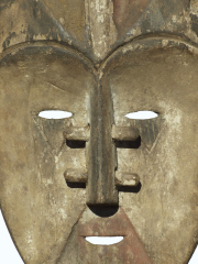 Ритуальная маска народности Tsogo. Страна происхождения - Габон