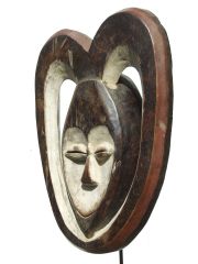 Африканская маска народности Kwele. Страна происхождения Габон. Материал дерево. Высота 40 см. 