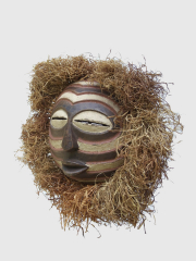 Ритуальная маска Kifwebe народности Songye (Конго) с традиционной резьбой