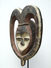 Ритуальная маска народности Kwele. Страна происхождения - Габон. 