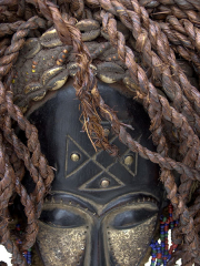 Красивая ритуальная африканская маска Chokwe 