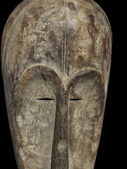 Африканская ритуальная маска народности Fang. Страна происхождения Габон. Материал дерево. Высота 70 см. 