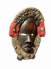 Африканская маска Dan с раковинами каури