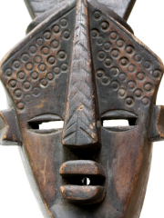 Африканская лицевая маска из дерева народности Lwalwa