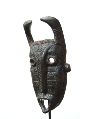 Декоративная африканская маска барана (ram) народности Pende