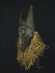 Ритуальная зооморфная маска Giphogo народности Pende