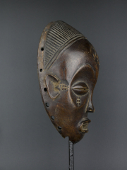 Красивая африканская маска Mwana Pwo народности Chokwe
