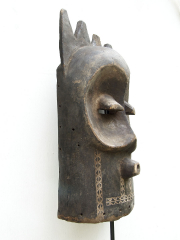 Африканская маска народности Bembe для инициации