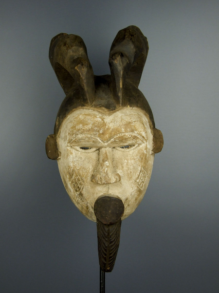 Африканская ритуальная маска народности Ogoni из Нигерии. 