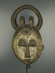 Культовая африканская маска народности Baoule. Страна происхождения - Кот-д'Ивуар. 